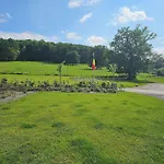 Les De La Vaulx-renard Panzió