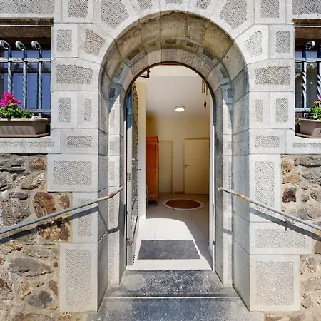 Les De La Vaulx-renard Bed and Breakfast